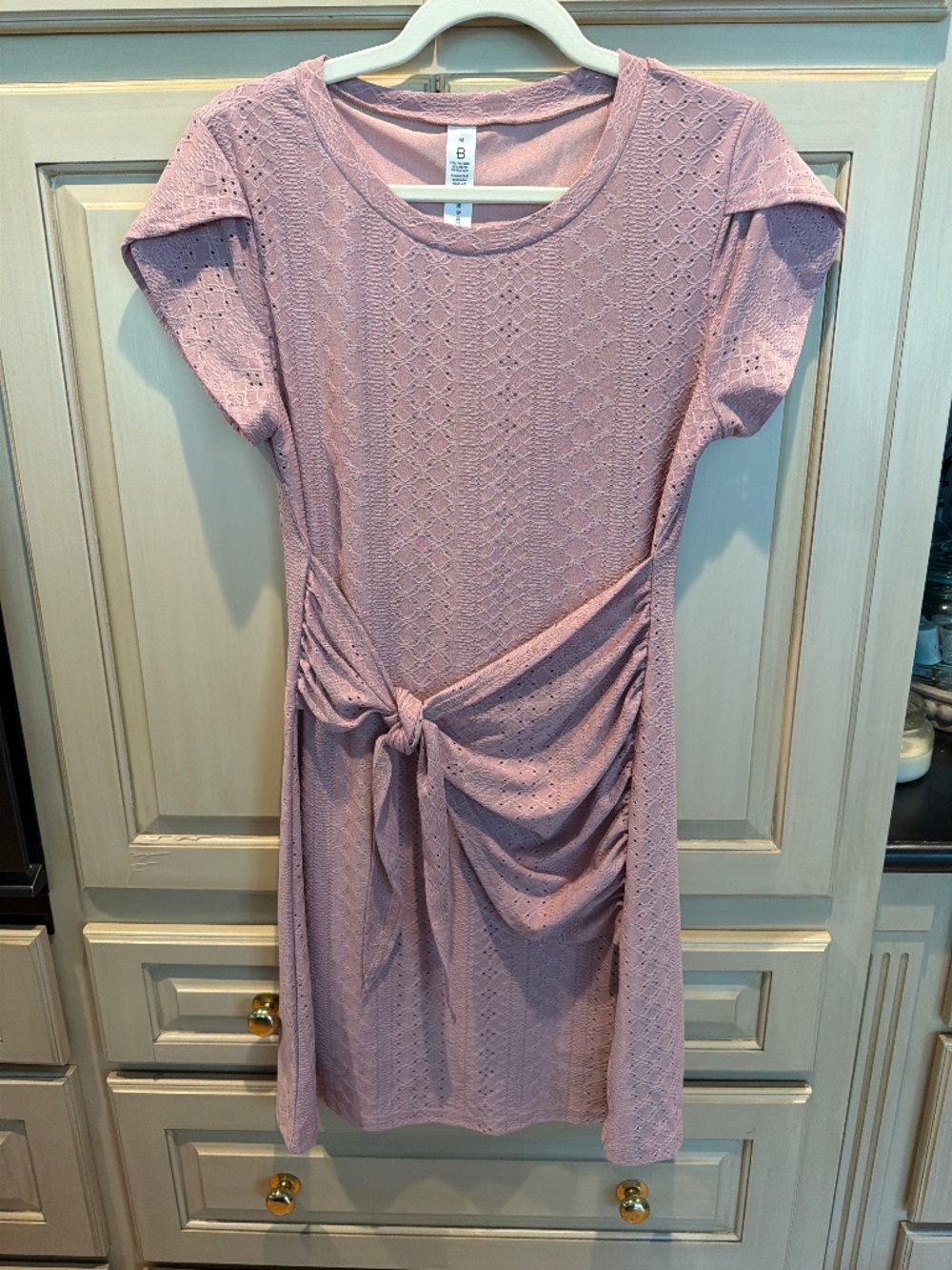 Waist tie dress with flattering fit!